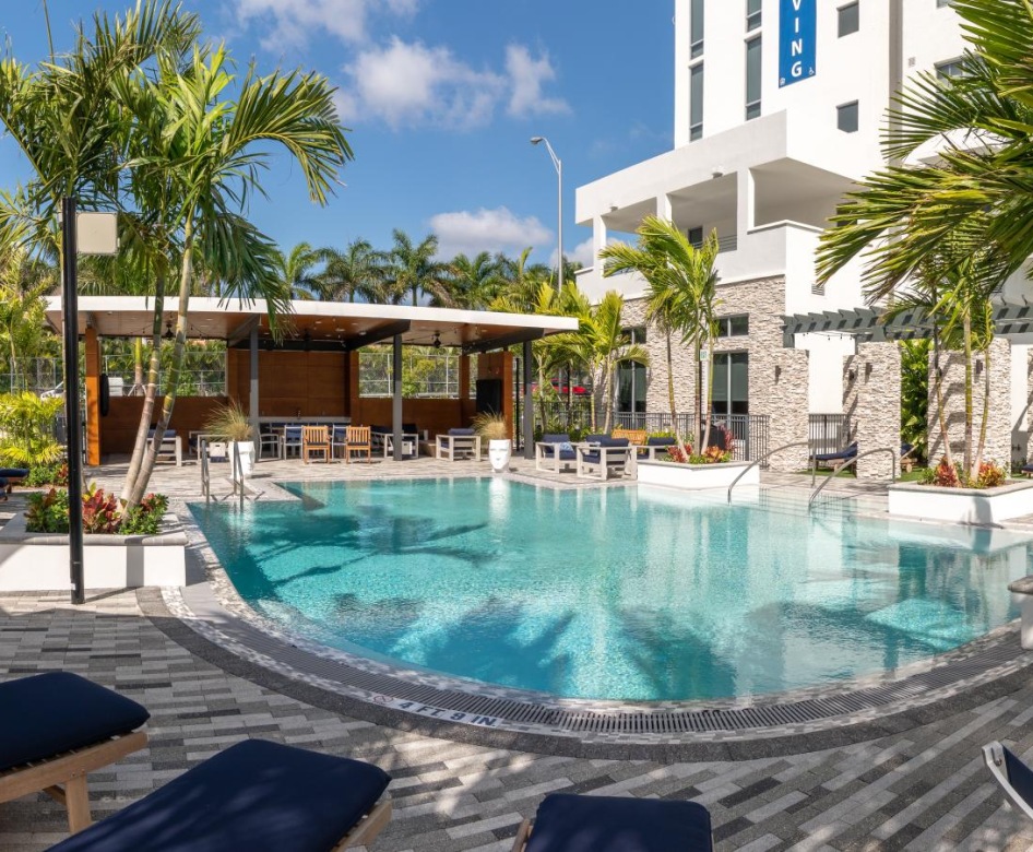 Large swimming pool with spa