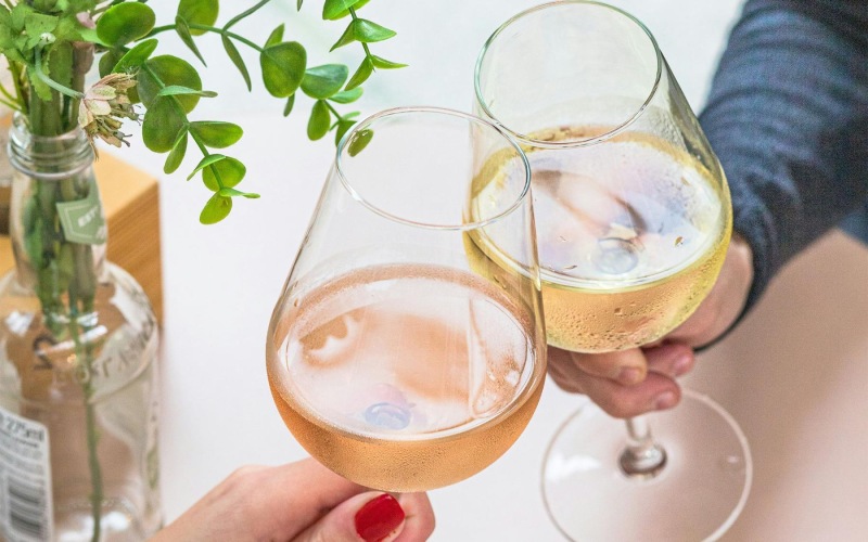 Couple toasting wine 