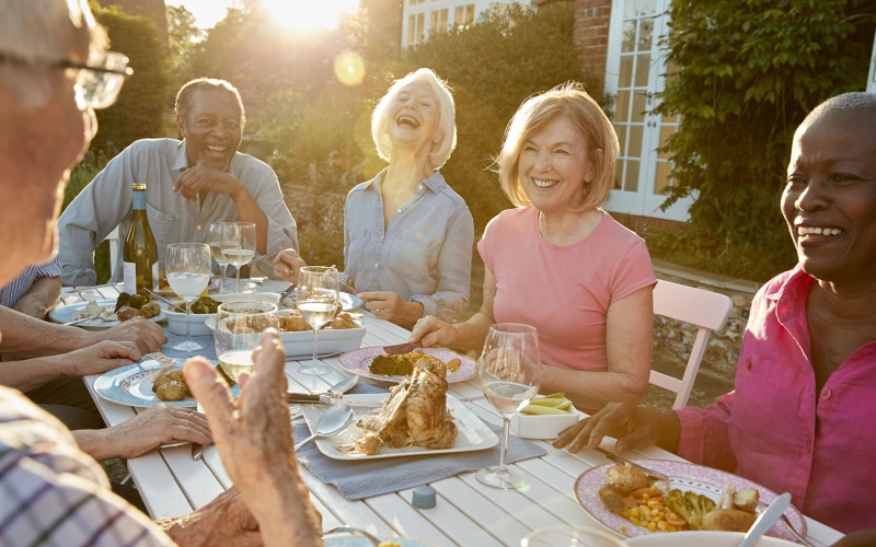 friends dining outside