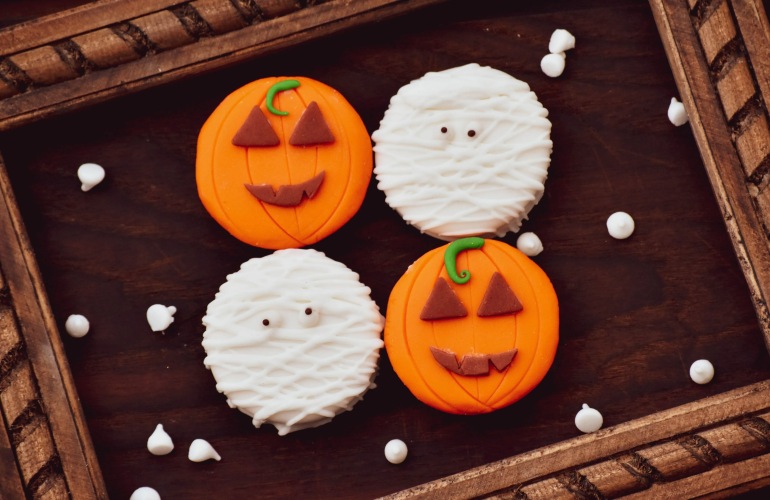 Healthy Halloween Treats for Seniors: Recipes and Snack Ideas