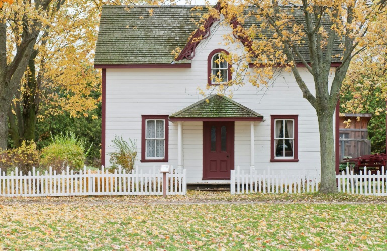 A white house in the woods