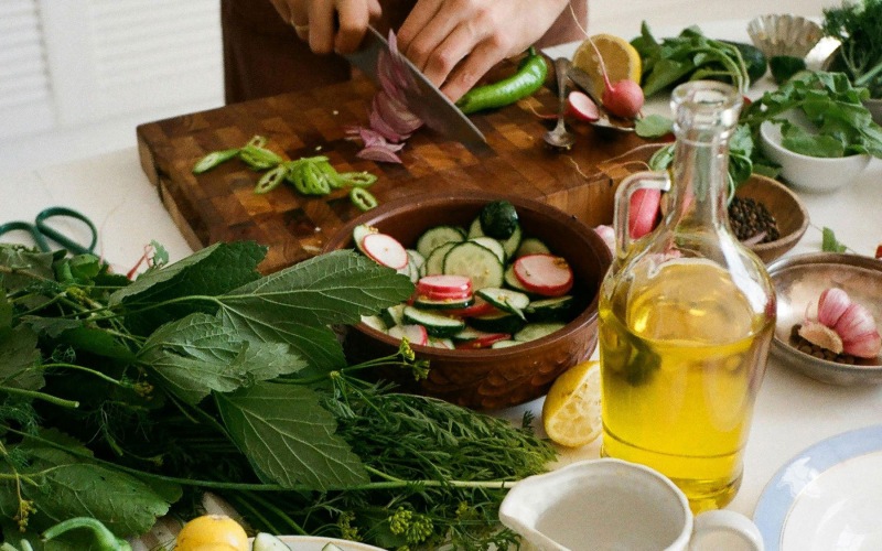 Nearby Activities & Attractions hands chopping fresh jalapeños and herbs
