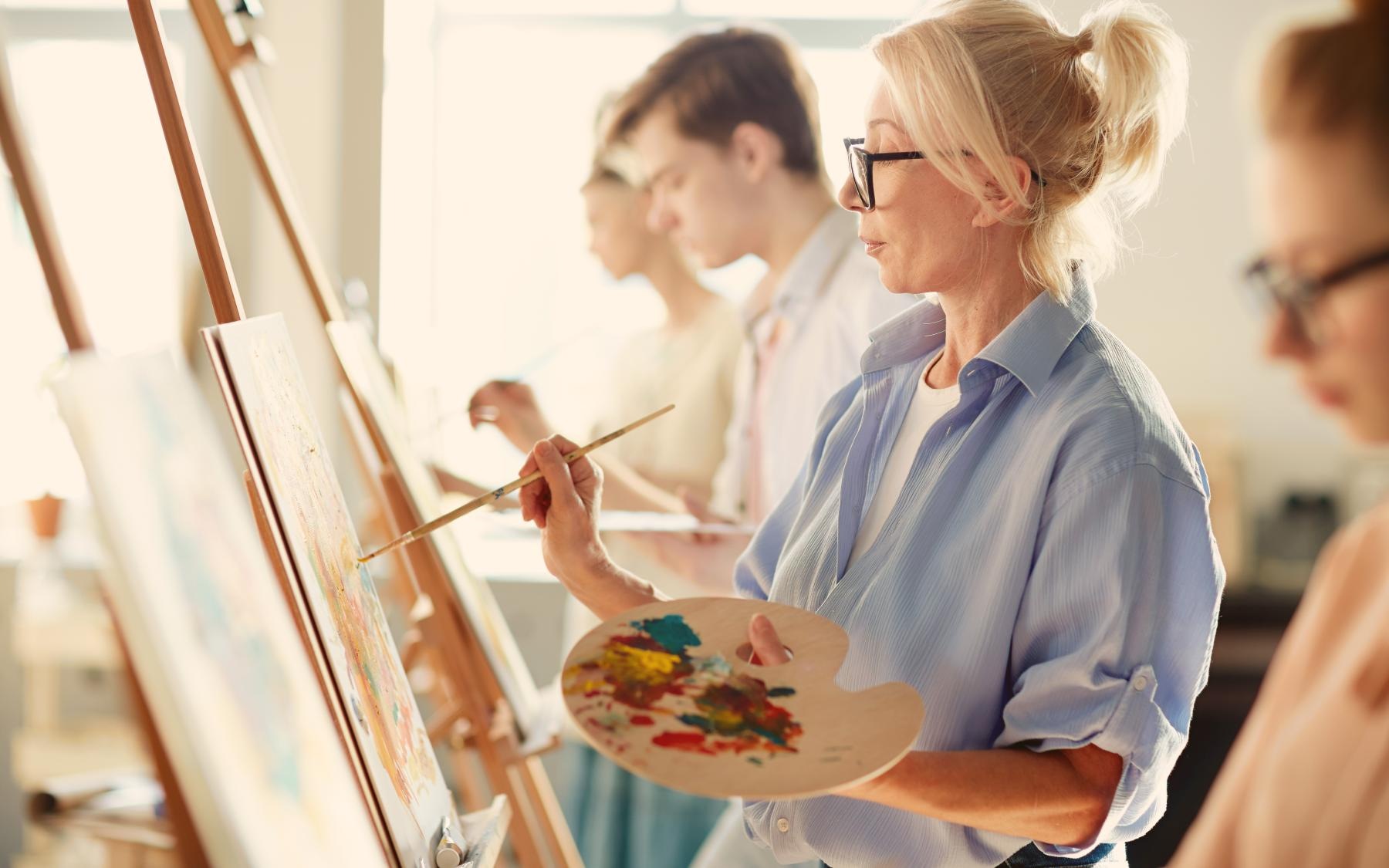 Group painting class 